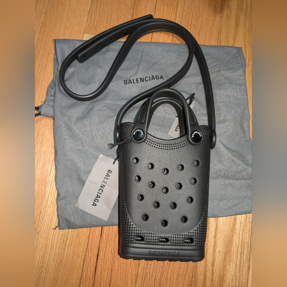 NEW BALENCIAGA X CROCS RUBBER PHONE HOLDER MINI BAG - Picture 5 of 15